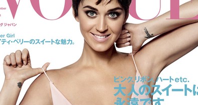 Nyaktól felfelé egy pajkos kisfiú Katy Perry
