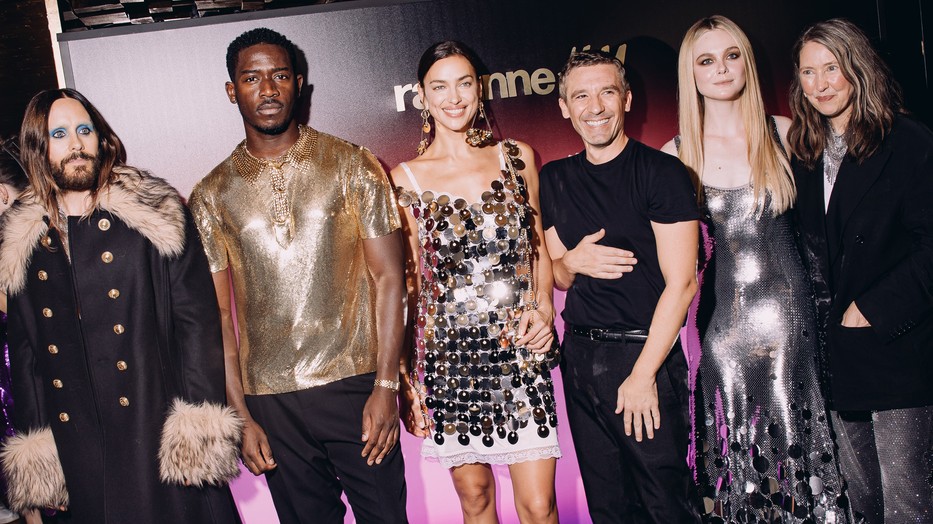 A párizsi klubban már ízelítőt mutattak a H&M Rabanne kollaborációból