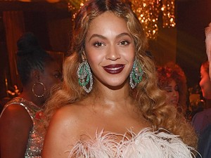 Beyoncé meztelenruhája örökre beleégett a retinánkba