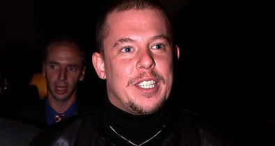 A Skins és a Rendíthetetlen sztárja alakítja majd a zsenális divattervezőt