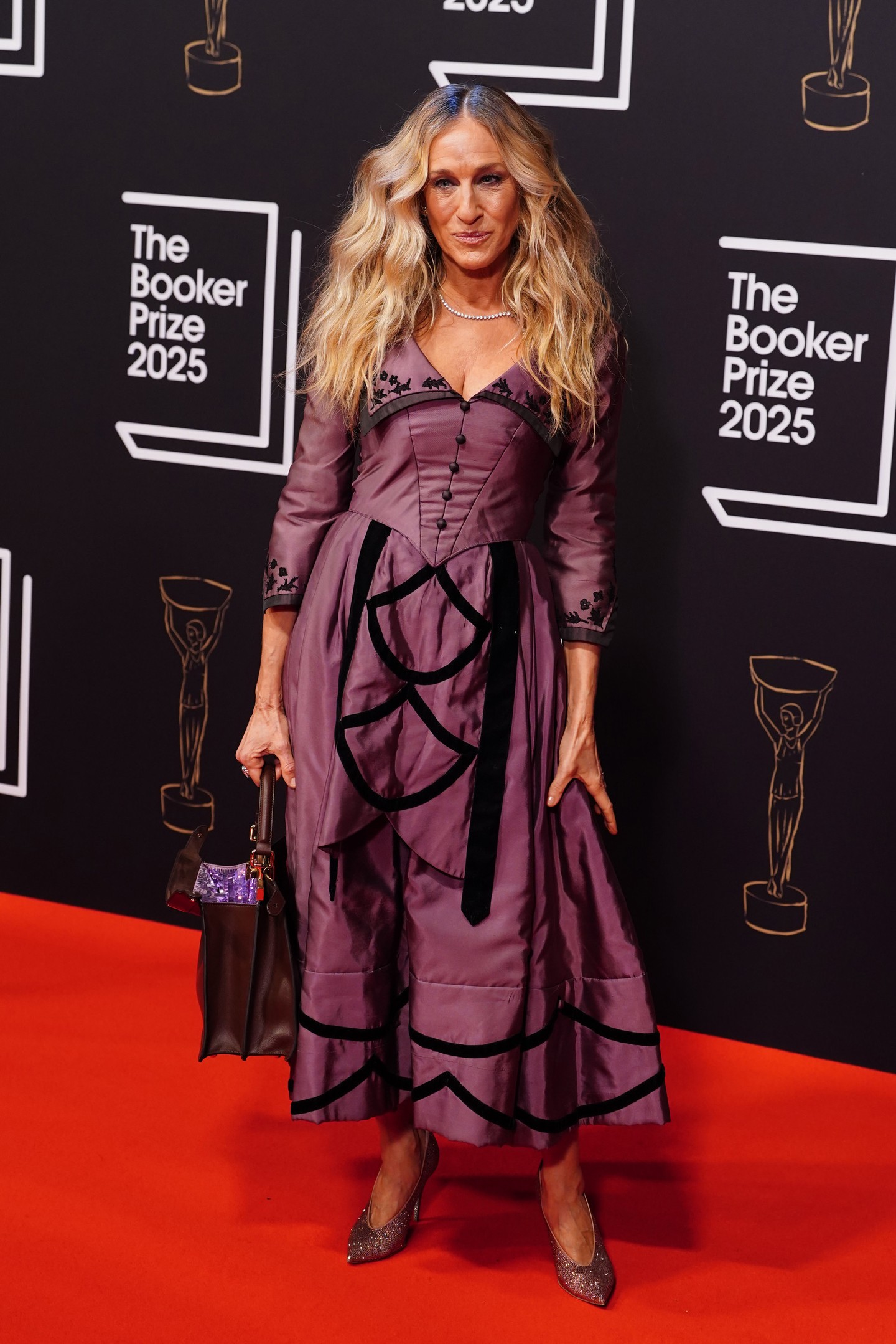 A 60 éves Sarah Jessica Parker a Booker Prize eseményén bizonyította be, hogy a kor csak egy szám. 
