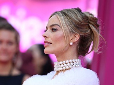 Margot Robbie még sosem volt ennyire gyönyörű, hercegnőként ragyogta be a vörös szőnyeget
