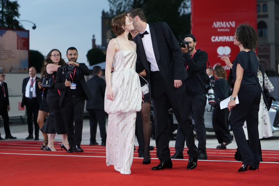 Emma Stone és férje, Dave McClary le sem tudták volna tagadni, mennyire imádják egymást