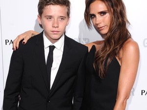 Victoria Beckham két lábbal áll a földön