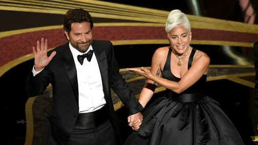 Húha! Bradley Cooper volt felesége kommentálta a színész és Lady Gaga kapcsolatát