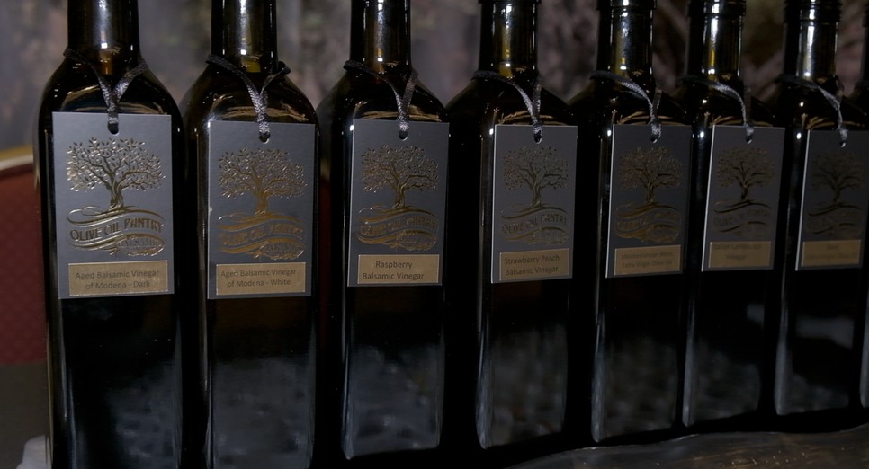 Exkluzív! Belenéztünk az Emmy-vendégek ajándéktáskájába!