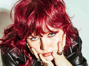 Új klippel és az Imagine Dragons-szel közös turnéval tér vissza a szlovák Karin Ann