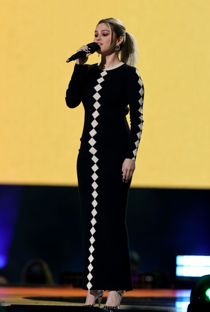 Jennifer Lopez, Selena Gomez, Harry herceg és Ben Affleck összefognak az oltás népszerűsítéséért