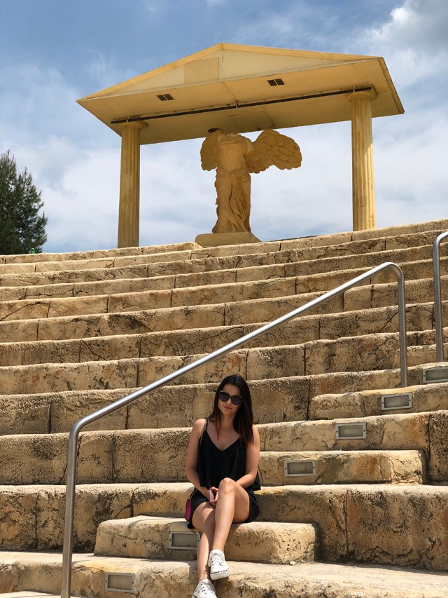 Nézd, milyen csodálatos helyen nyaral Lola!