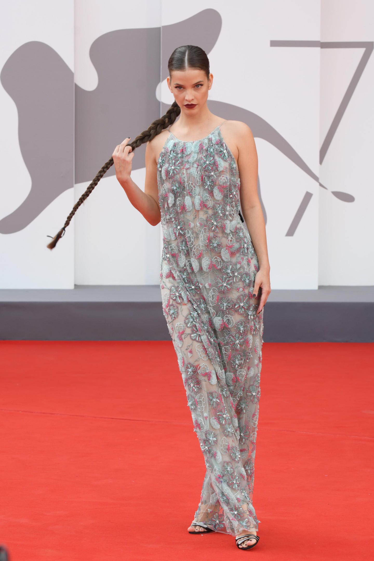 Palvin Barbara álomszép meztelenruhás szettjei 