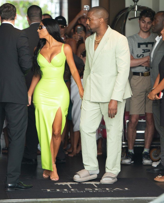 Kim Kardashian és Kanye West esküvőre mennek