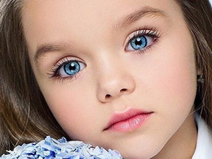 Ijesztően tökéletes a világ legszebb kislánya