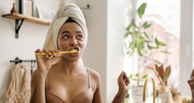 Mi köze a fogmosásnak a szívbetegséghez és a demenciához? Félelmetesen sok