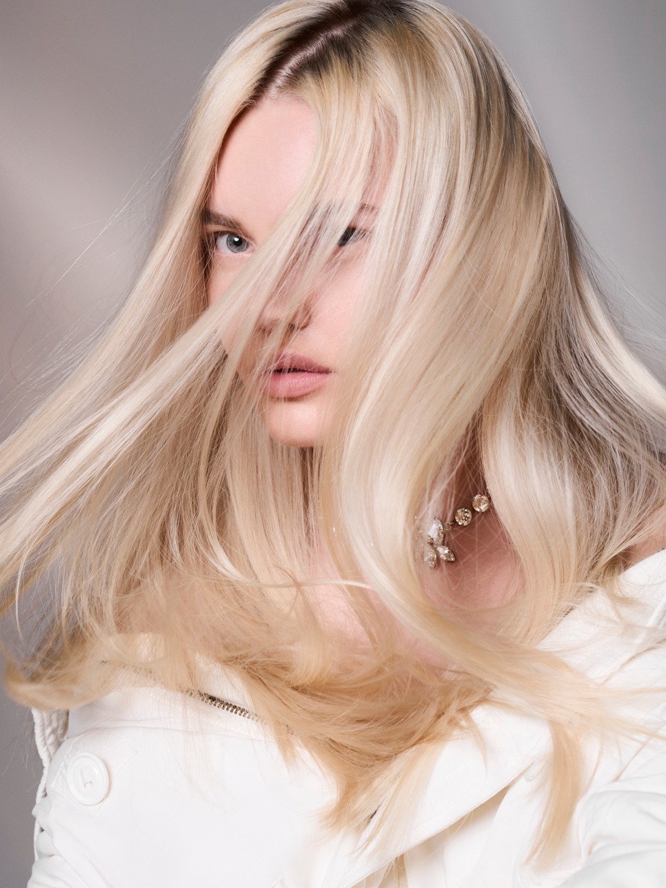 Türelem rózsát terem...vagy gyönyörű szőke tincseket. // Dzseki: Jet Set Nyaklánc: Sabrina Dehof