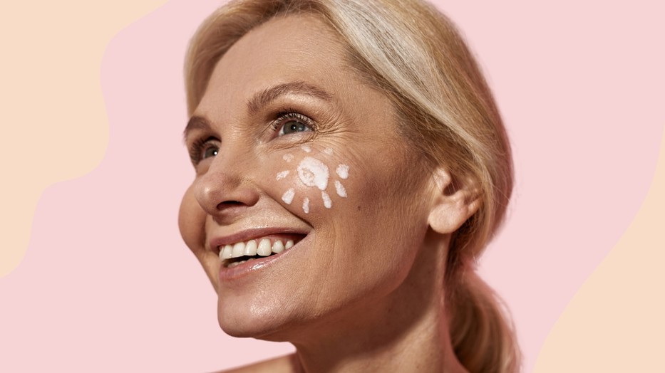 Íme csodás fényvédők érett bőrre, amikkel egész napra felvértezheted magad a káros napsugarak ellen!