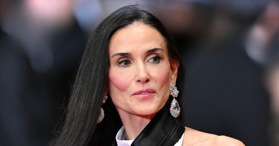 Rá sem ismernél a 22 éves Demi Moore-ra, amikor életében először jelent meg a vörös szőnyegen