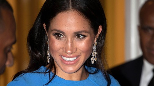 Meghan Markle olyan gyönyörű ebben a ruhában, mint egy Disney-hercegnő