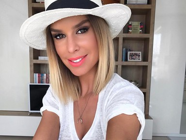 Az 5 legmenőbb fehér ruha Dukai Reginától az Instagramról