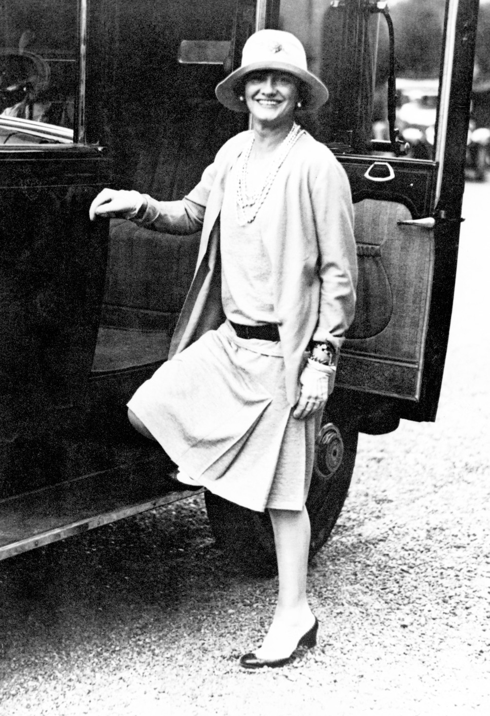 Mivel édesapja zárdába adta őt, és lánytestvéreit, Chanel egész életében rettegett attól, hogy a férfiak magára hagyják. Célkitűzései között az önállóság szerepelt az első helyen