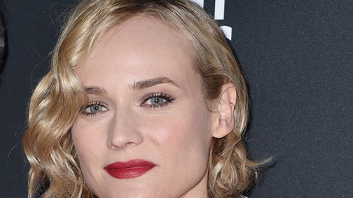 Diane gyönyörű vagy, de ez a ruha tragédia