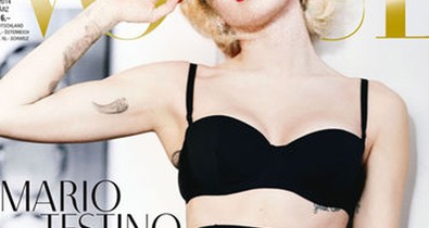 Miley Cyrus megint pucérkodik - szőkén szexibb