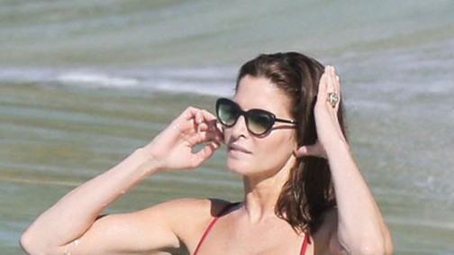 Szexi Baywatch-lánynak öltözött a 45 éves modell