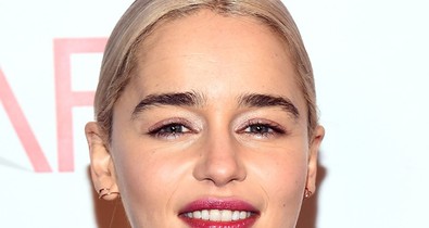 A Trónok harca sztárja szokatlan színt választott, de nagyon csinos