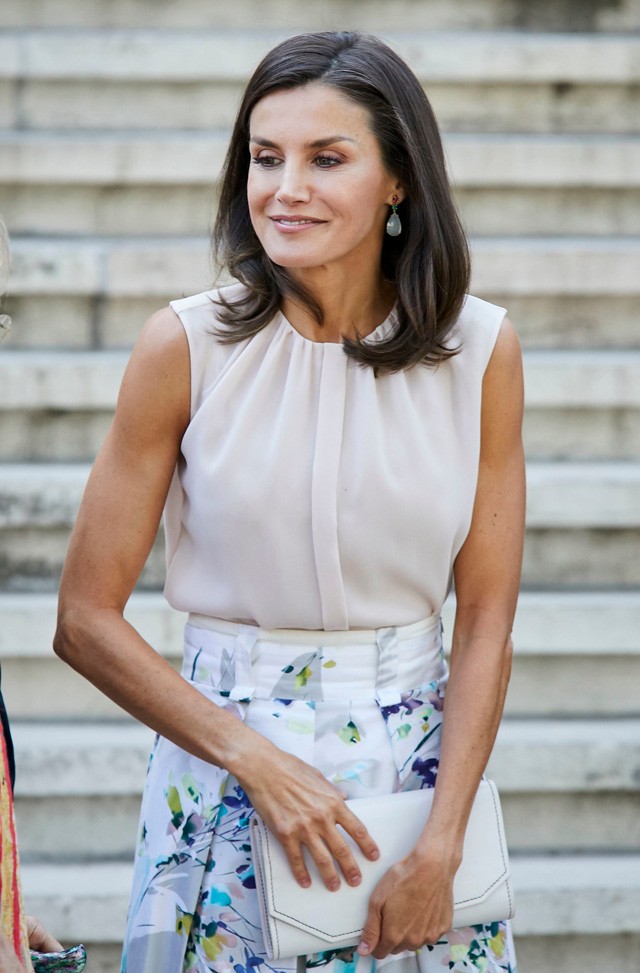 Letícia királyné olyan merész, hogy bevállalta a Kardashian szandált is