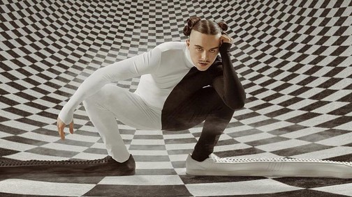 Egy észt rapper szállítja a divatvilág legőrültebb kollaborációit most