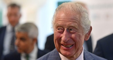 Károly király ajándékától a lélegzetünk is eláll