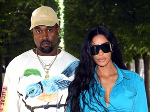 Na végre! Megtudtuk mit gondol Kanye West Kim Kardashian pucér Instagram fotóiról