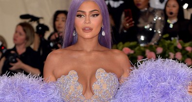 Kylie Jennernek annyi luxusautója van, hogy az még gombócból is sok