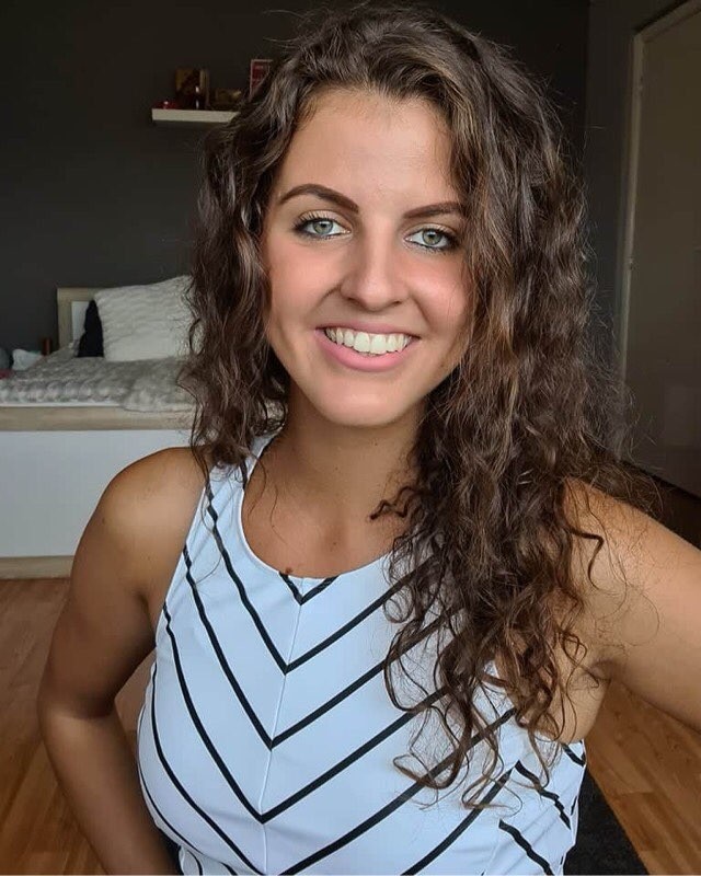 Feszes popsit szeretnél? Akkor Juhász Petra ezeket az otthon is végezhető gyakorlatokat ajánlja hozzá