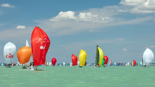 Kezdődik a Kékszalag: főszerepben a vitorlázás és a Balaton