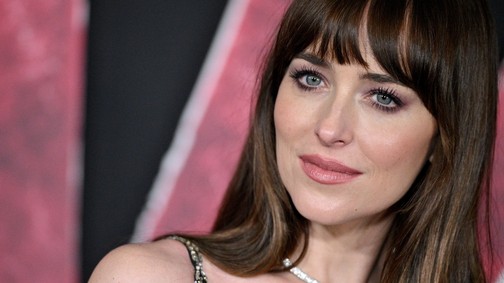 Dakota Johnson pucérruhája a legvadabb, amit valaha láttunk