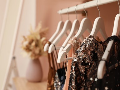 Használt ruhát vásárolni dögösebb, mint valaha, és ezt be is bizonyítjuk