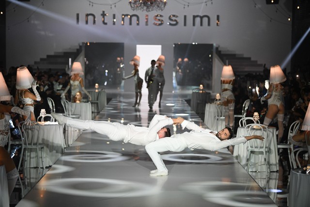 Észveszejtő show keretein belül mutatta be az Intimissimi új kollekcióját