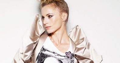 Szupermodell Marilyn Monroe-ként, Shakespeare piros orral