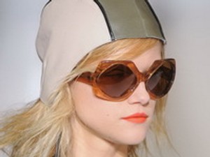 Egy helyen készül a legtöbb luxusnapszemüveg