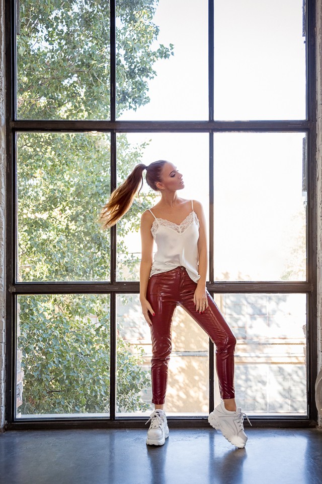 A gyönyörű Sydney van den Bosch a Calzedonia új nagykövete