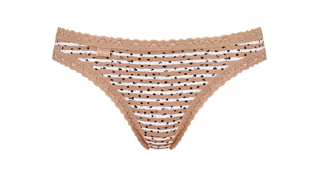 Csipkeszélű mintás bugyi szett 3990 Ft / 3 db helyett 3192 Ft