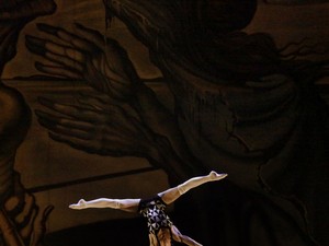 Lélegzetelállító show egy eredeti Dalí óriásvászon körül