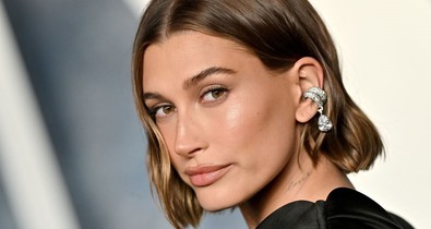 Hailey Bieber könyörög rajongóinak, hogy hagyják békén Selena Gomezt