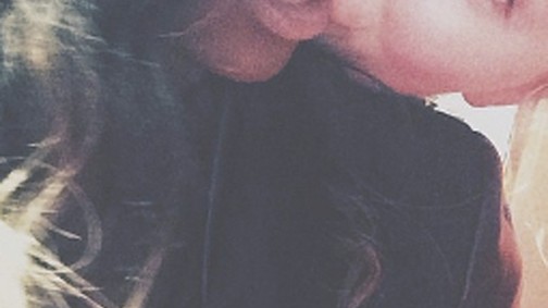 Kim Basinger lánya és a rapper az új leszbikus álompár?