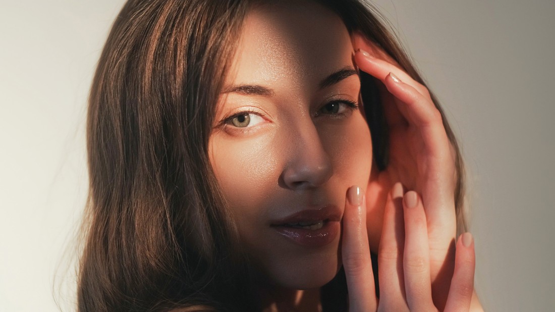 Ez a régi-új megközelítés már évezredekkel ezelőtt is ismert volt és gyakorlatilag a kozmetikai iparág megjelenése előtt elterjedt