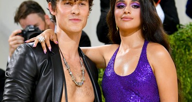 Camila Cabello és Shawn Mendes megidézték Sonny-t és Chert a Met gálán