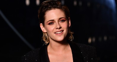 Nem áll jól Kristen Stewartnak, de ez így is egy álomzakó