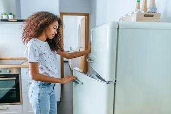 Soha ne hagyd ezt a dolgot a hűtő tetején: a feng shui szerint elűzi a bőséget a házból