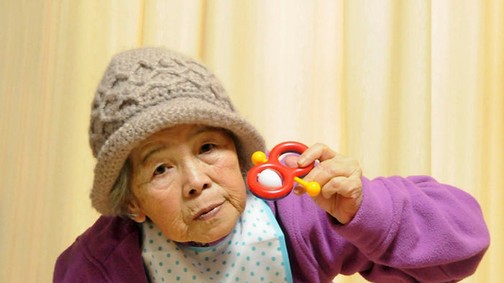 Ez a 89 éves nagymama megtanult fotózni és eszméletlen szelfiket készít!