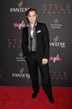 2012-ben járunk New Yorkban: Ed Westwick a 9. Style Awards-on jelent meg ebben a szívdöglesztő szettben.